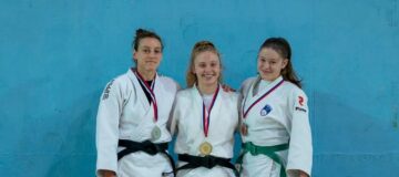 Siegerehrung AK-Damen -63 kg mit Christina Raffler